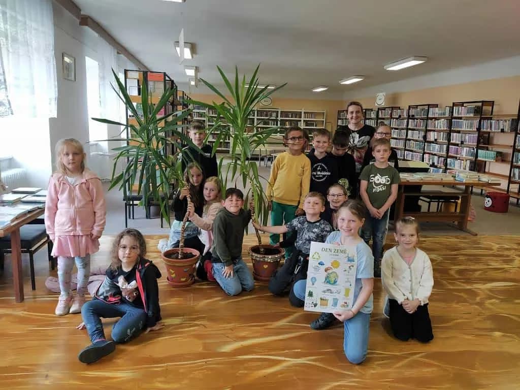 Fotografie z článku: Jarní návštěva knihovny