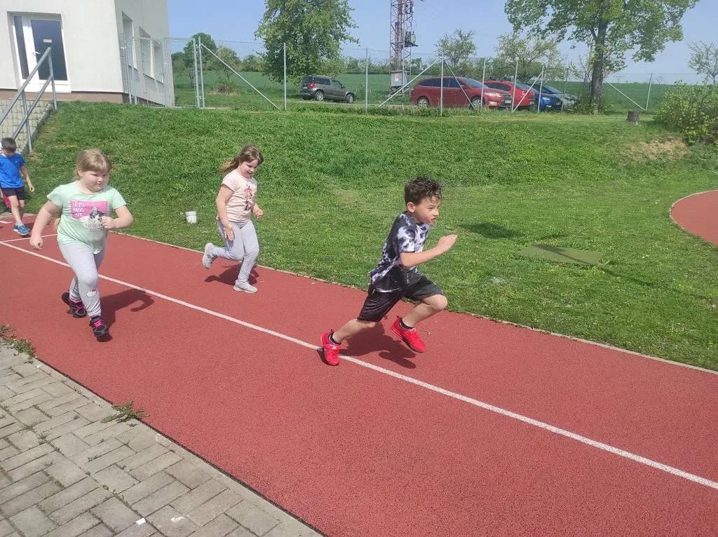 Fotografie z článku: Jarní olympiáda u Soviček