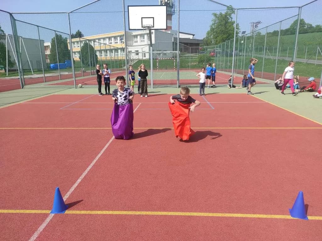 Fotografie z článku: Jarní olympiáda u Soviček