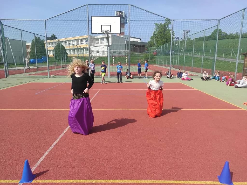 Fotografie z článku: Jarní olympiáda u Soviček