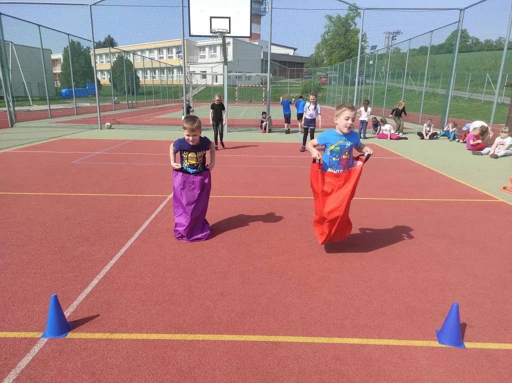 Fotografie z článku: Jarní olympiáda u Soviček