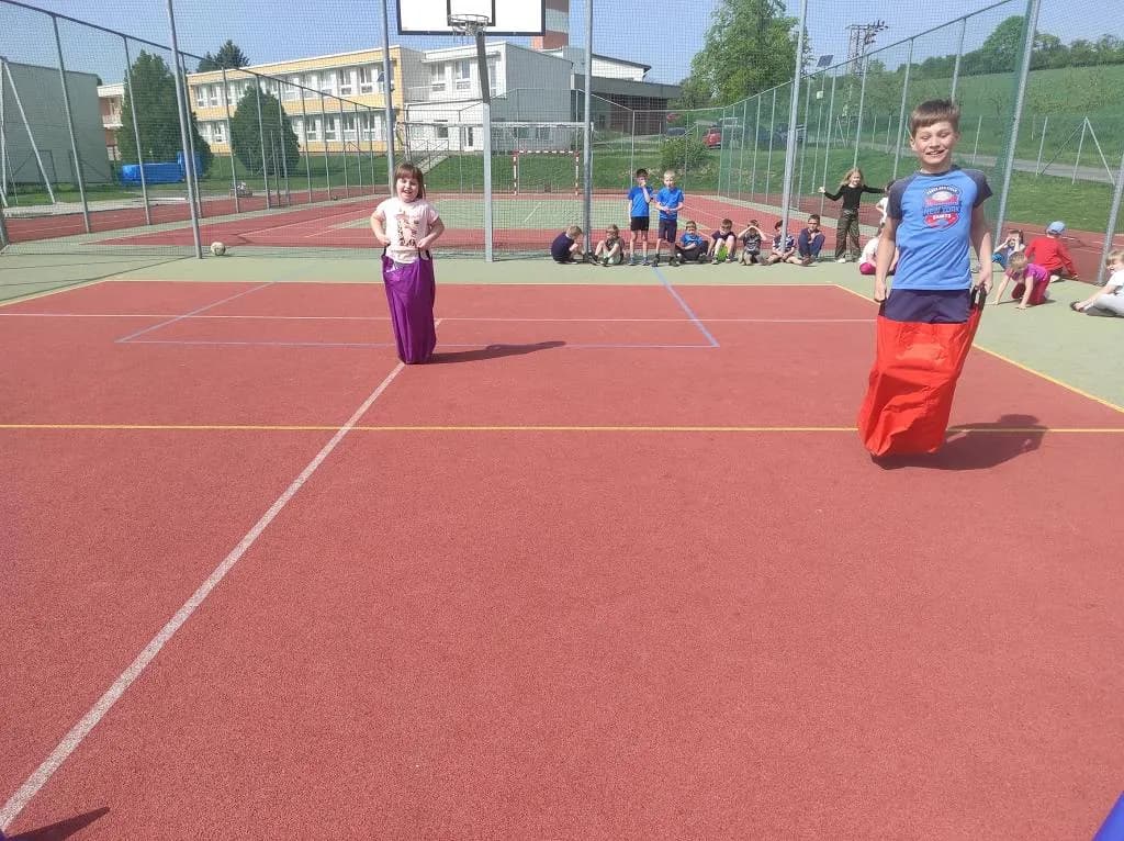 Fotografie z článku: Jarní olympiáda u Soviček