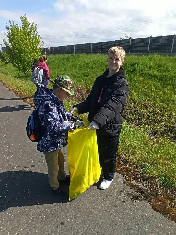 Fotografie z článku: Den Země - Za Horní Moštěnici krásnější