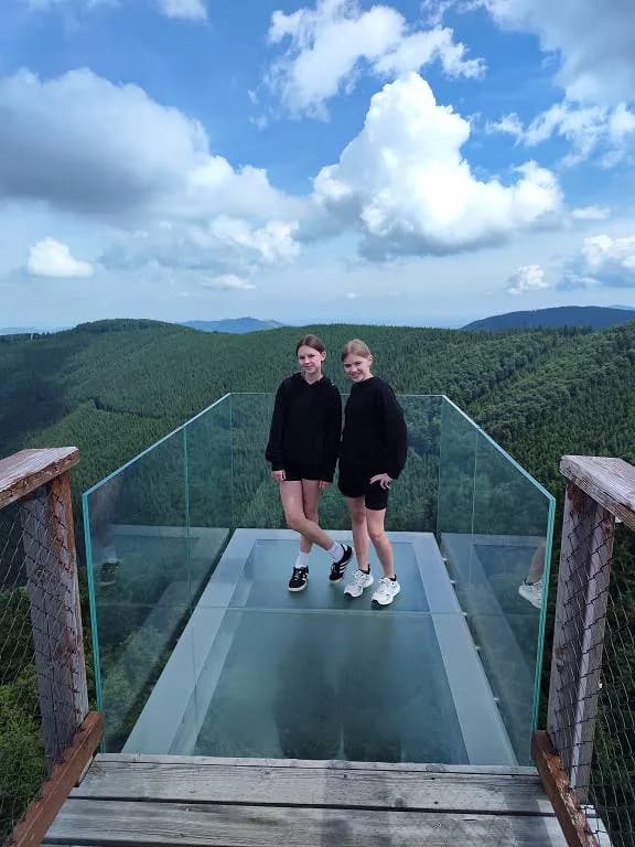 Fotografie z článku: Výlet VI. B do Rožnova p. R.