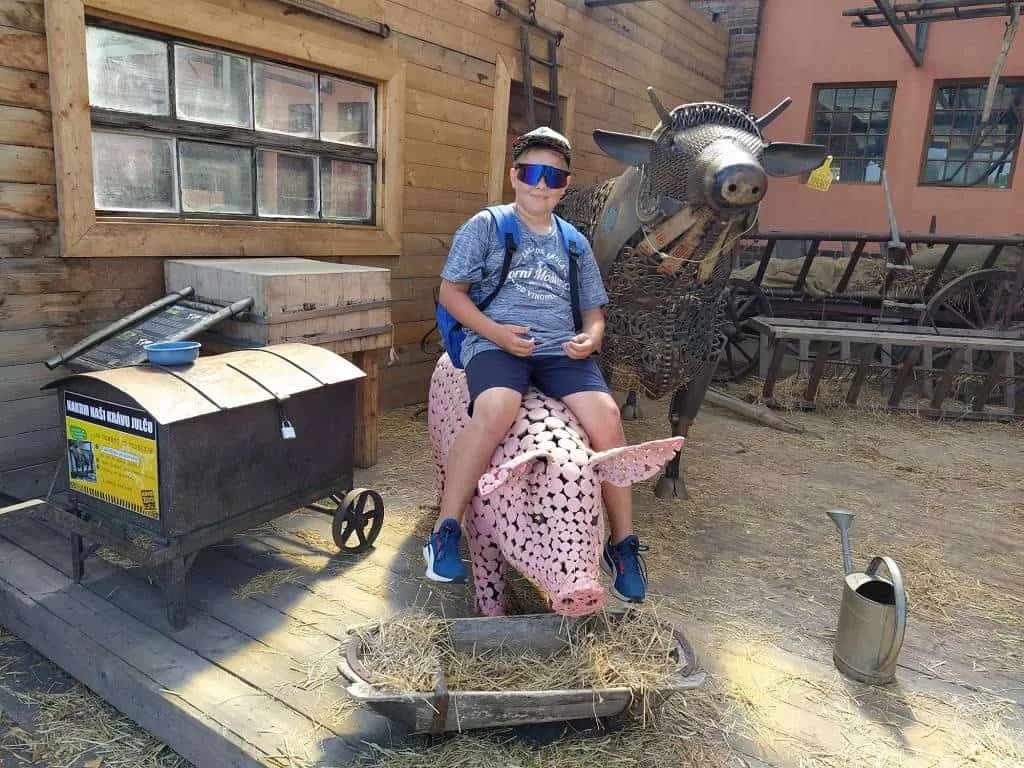 Fotografie z článku: Výlet 1. a 2. tříd do Kovozoo