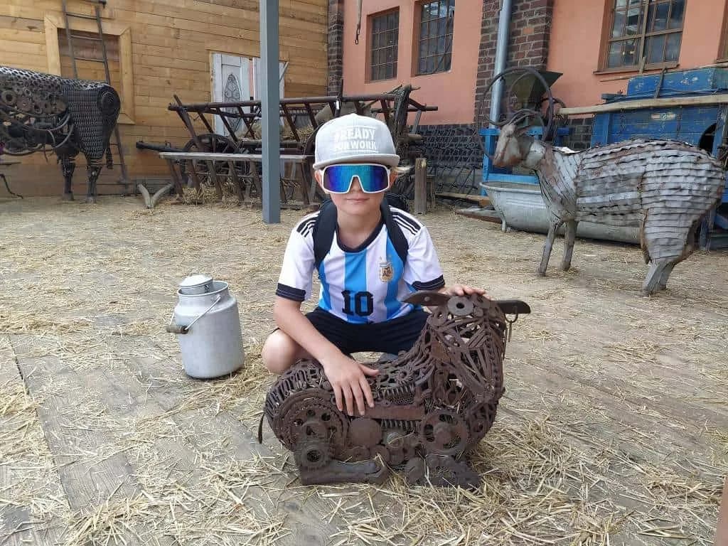 Fotografie z článku: Výlet 1. a 2. tříd do Kovozoo