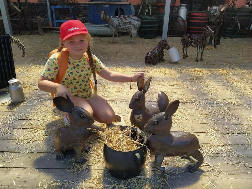 Fotografie z článku: Výlet 1. a 2. tříd do Kovozoo