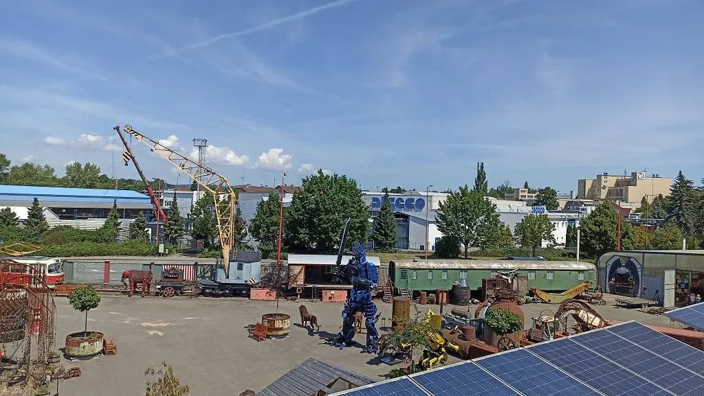 Fotografie z článku: Výlet 1. a 2. tříd do Kovozoo