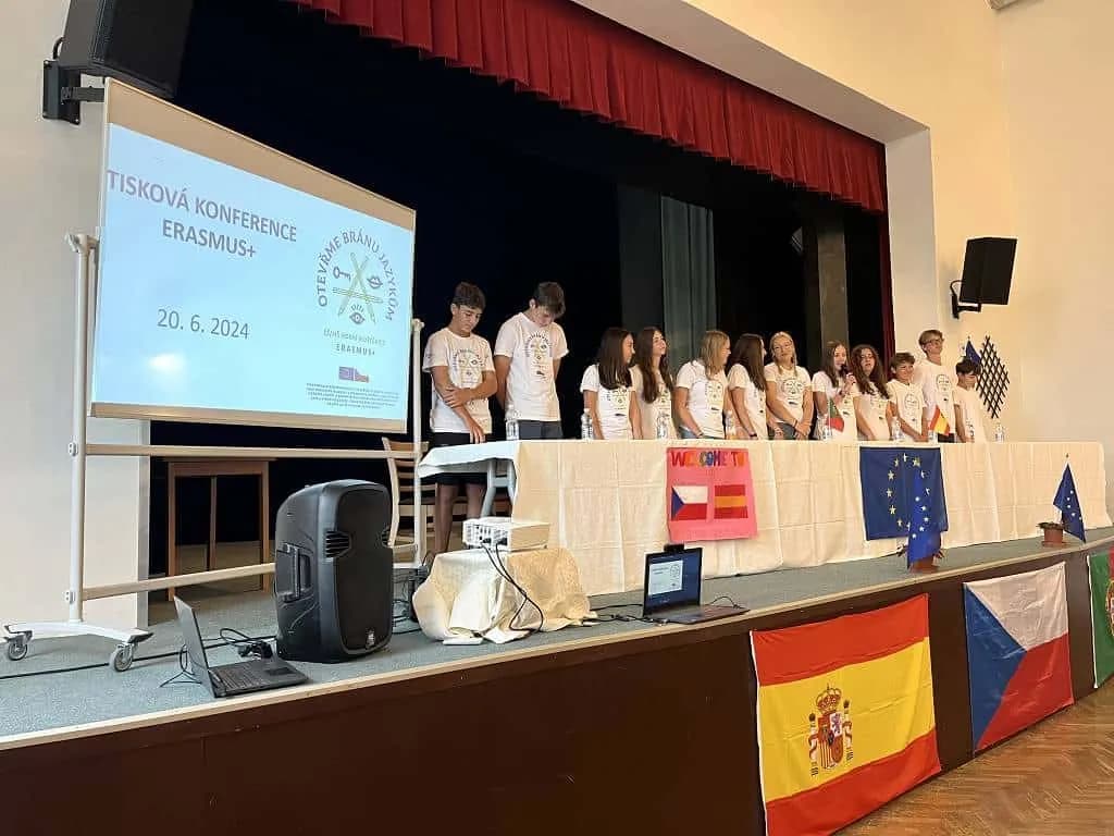 Fotografie z článku: Tisková konference k projektu Erasmus +