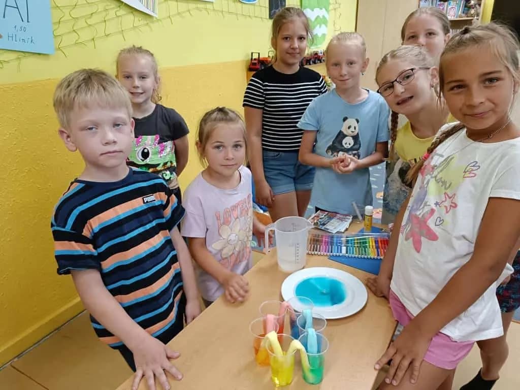 Fotografie z článku: Přívesnický tábor Malý věděc