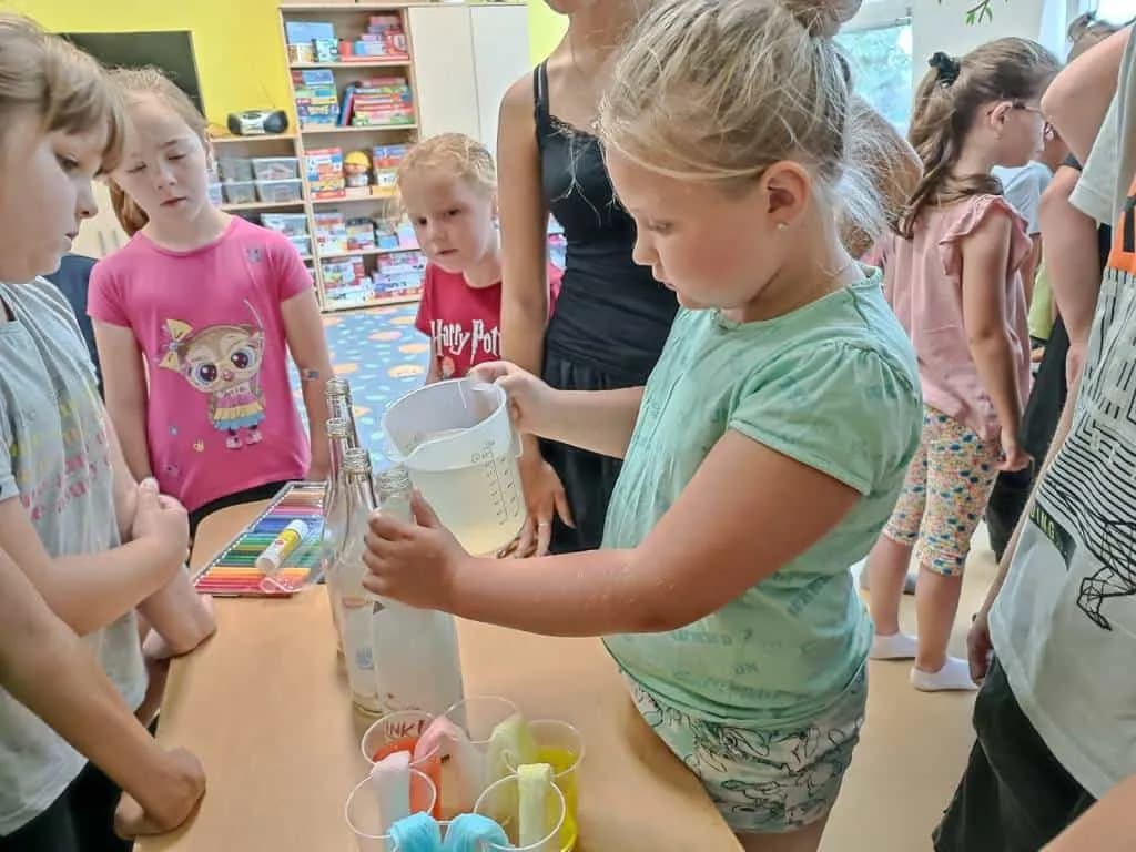 Fotografie z článku: Přívesnický tábor Malý věděc
