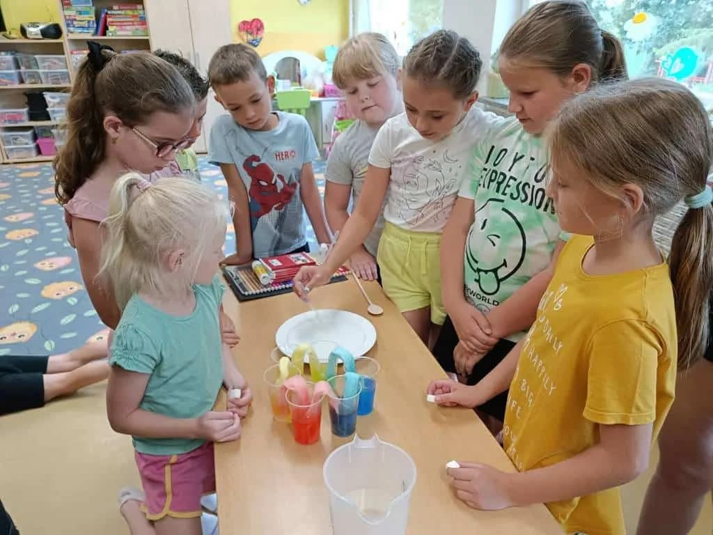 Fotografie z článku: Přívesnický tábor Malý věděc