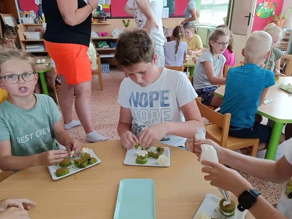 Fotografie z článku: Přívesnický tábor Malý věděc