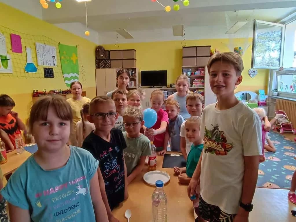 Fotografie z článku: Přívesnický tábor Malý věděc