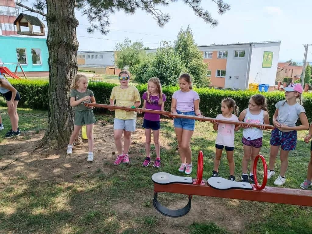 Fotografie z článku: Přívesnický tábor Malý věděc