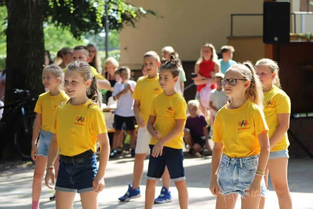 Fotografie z článku: Školní akademie. Rozloučení s deváťáky.