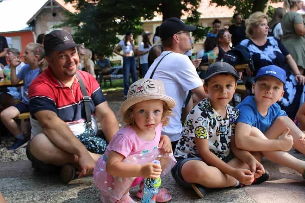 Fotografie z článku: Školní akademie. Rozloučení s deváťáky.