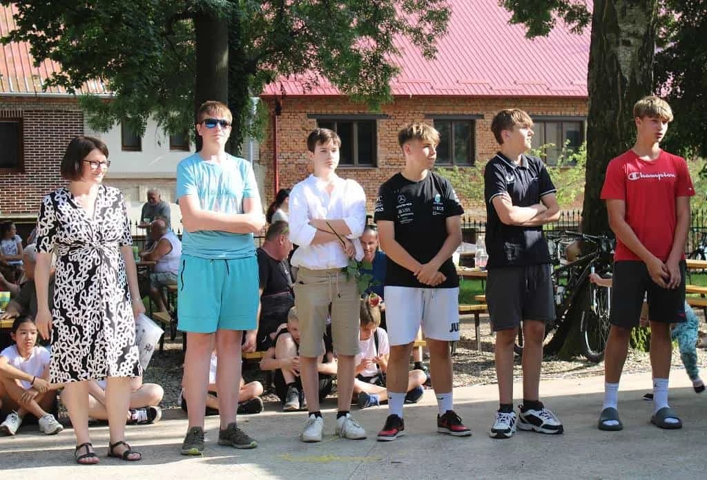 Fotografie z článku: Školní akademie. Rozloučení s deváťáky.