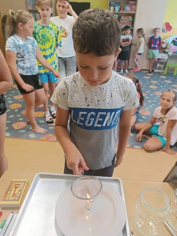Fotografie z článku: Přívesnický tábor Malý věděc