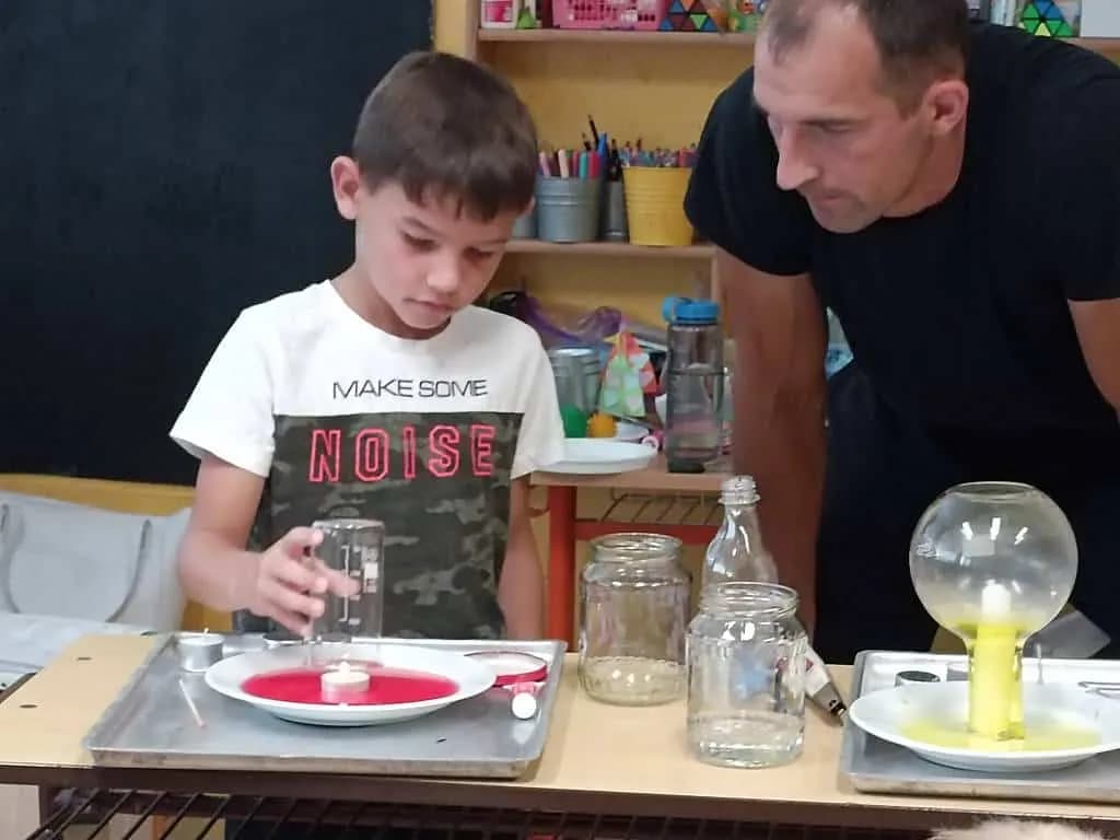 Fotografie z článku: Přívesnický tábor Malý věděc