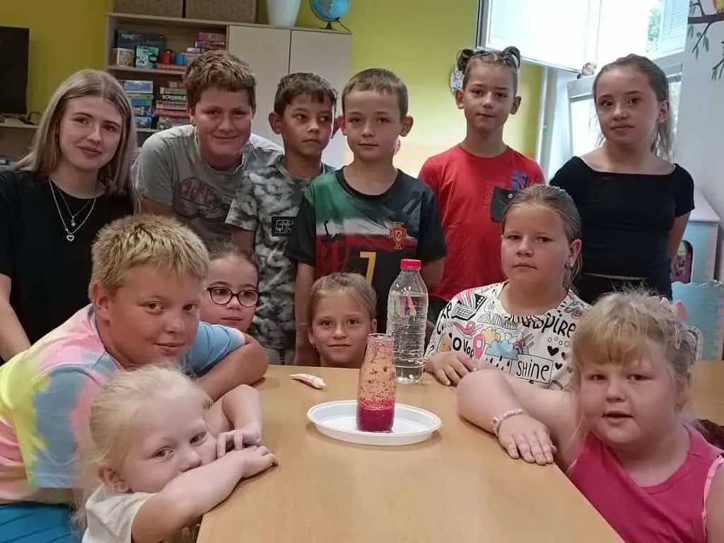 Fotografie z článku: Přívesnický tábor Malý věděc