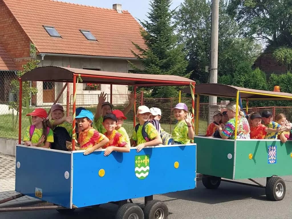 Fotografie z článku: Přívesnický tábor Malý věděc
