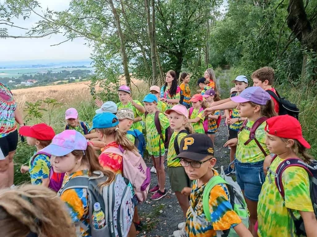 Fotografie z článku: Přívesnický tábor Malý věděc