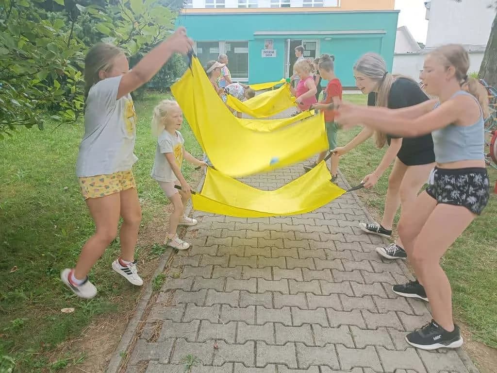 Fotografie z článku: Přívesnický tábor Malý věděc