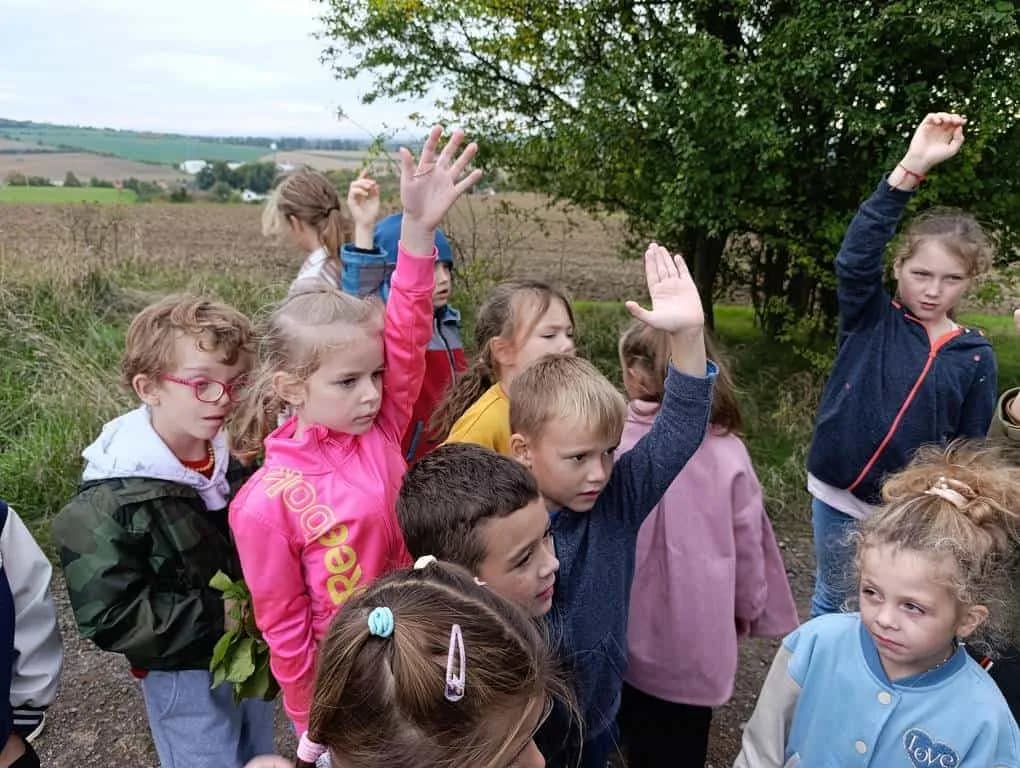 Fotografie z článku: Pohybová stezka se skřítky