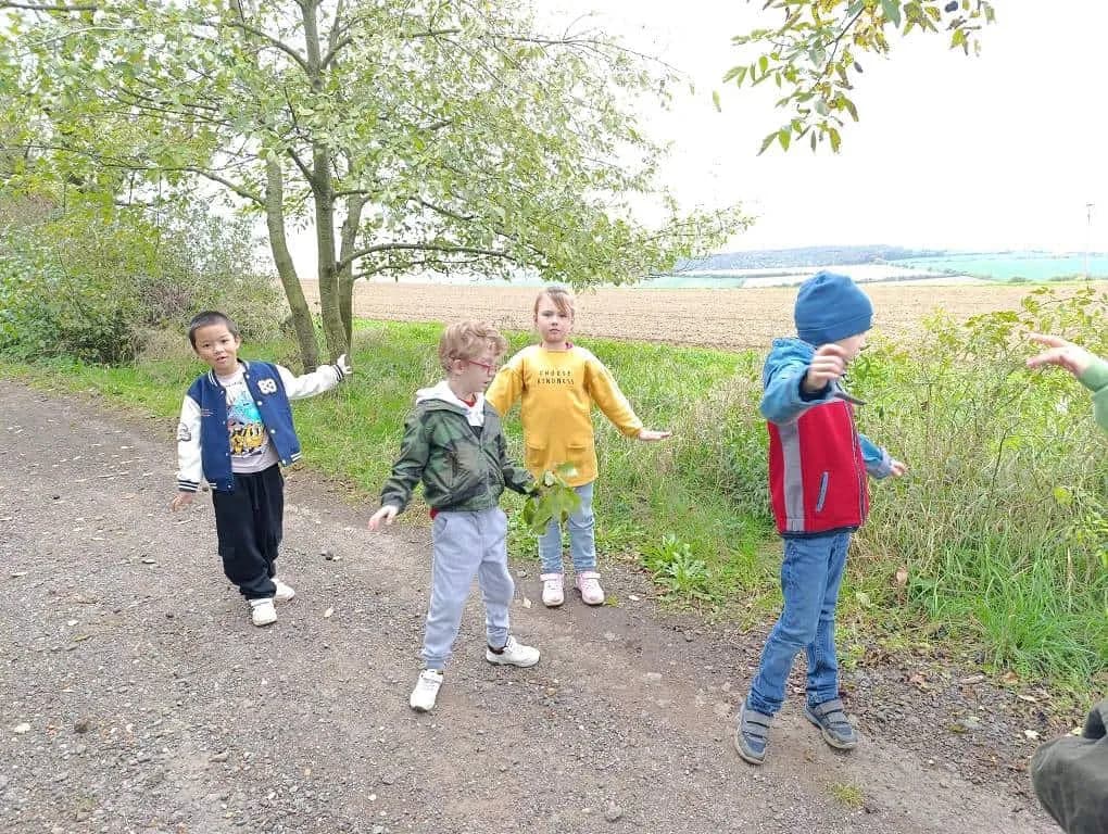 Fotografie z článku: Pohybová stezka se skřítky
