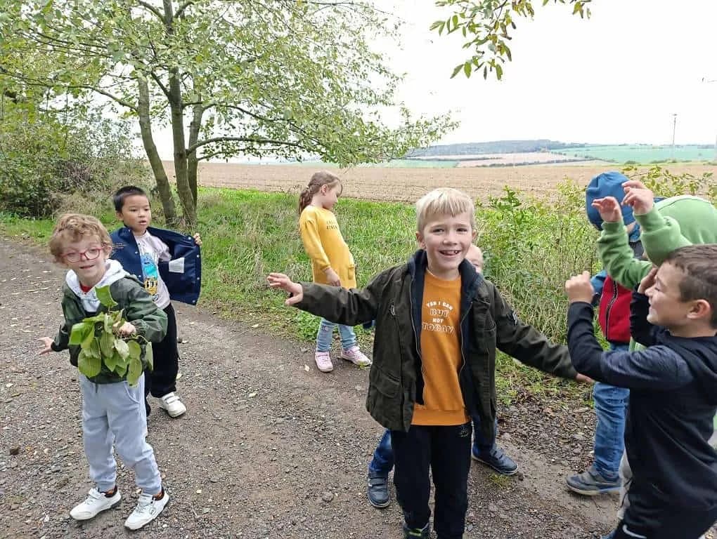 Fotografie z článku: Pohybová stezka se skřítky