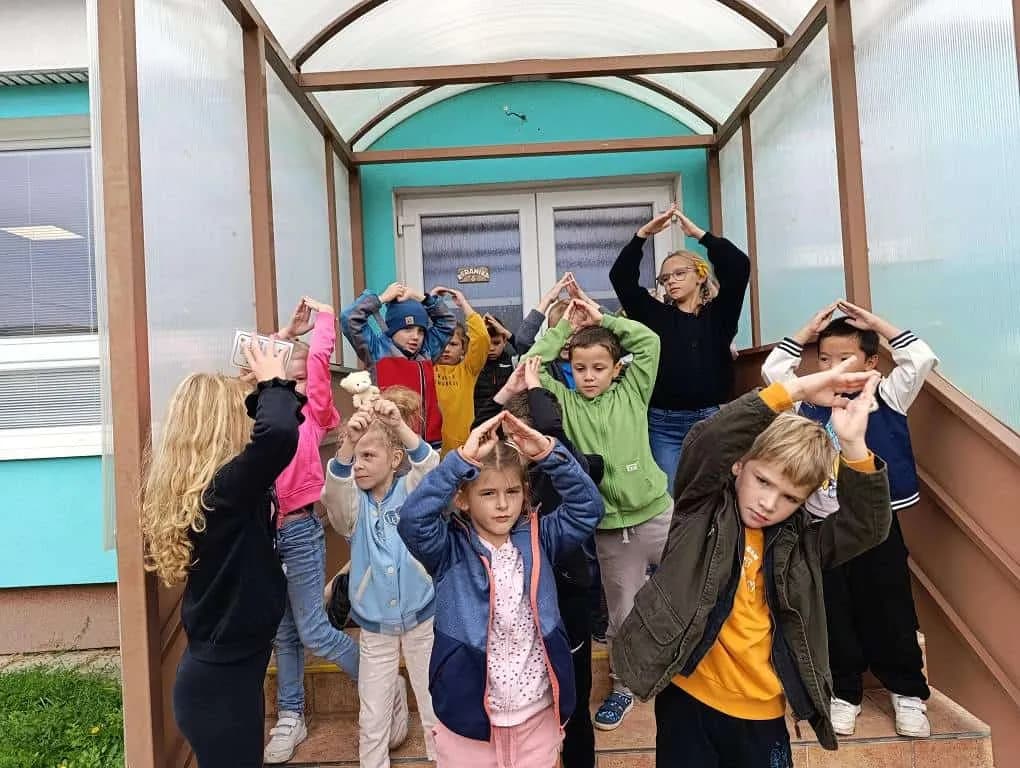 Fotografie z článku: Pohybová stezka se skřítky