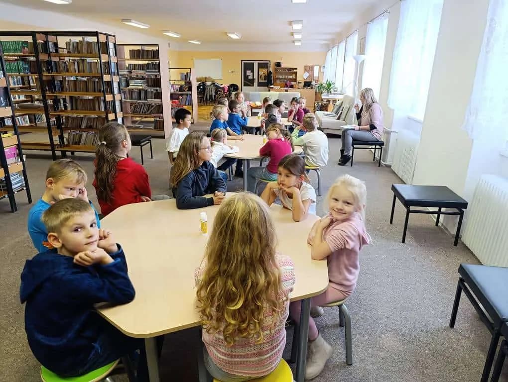 Fotografie z článku: Podzimní návštěva knihovny