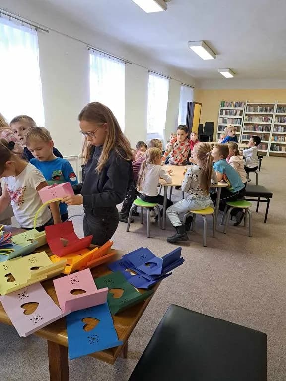 Fotografie z článku: Podzimní návštěva knihovny