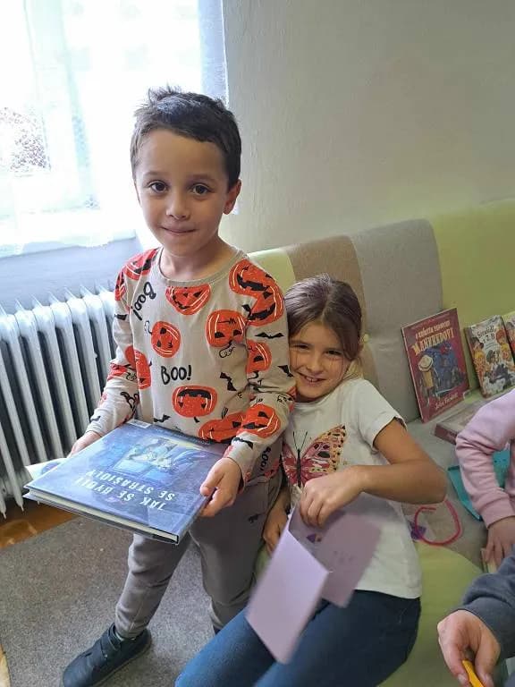 Fotografie z článku: Podzimní návštěva knihovny