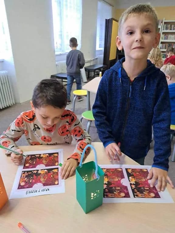 Fotografie z článku: Podzimní návštěva knihovny