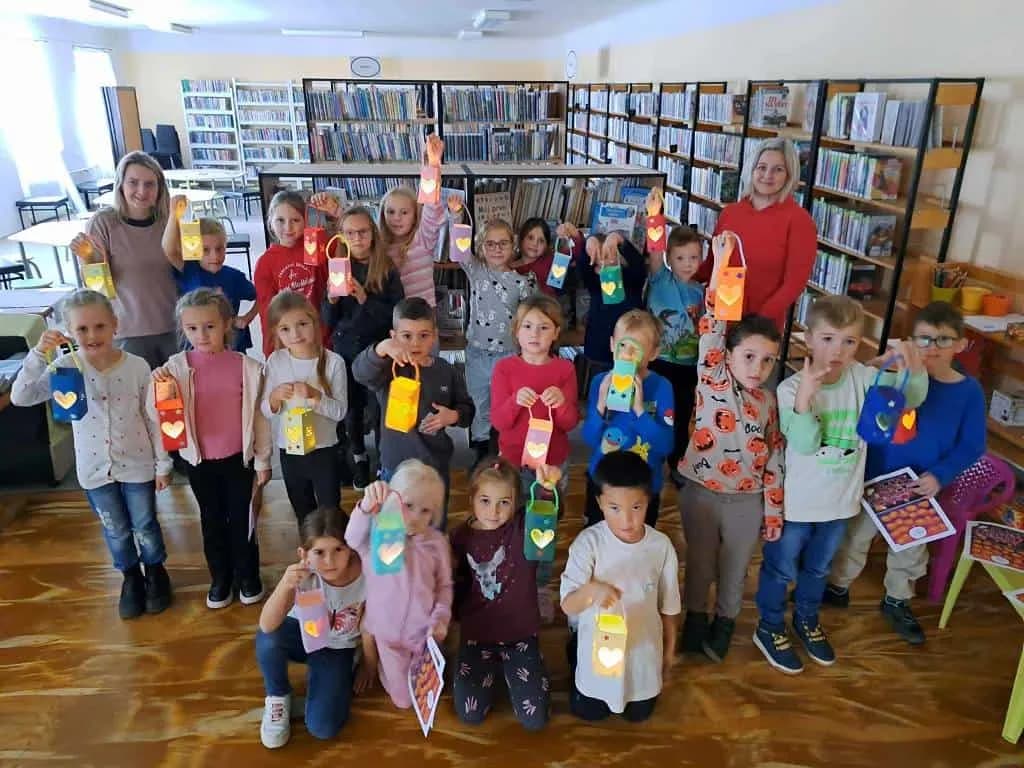 Fotografie z článku: Podzimní návštěva knihovny