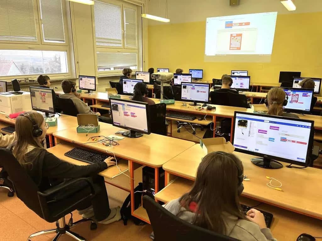 Fotografie z článku: Programování