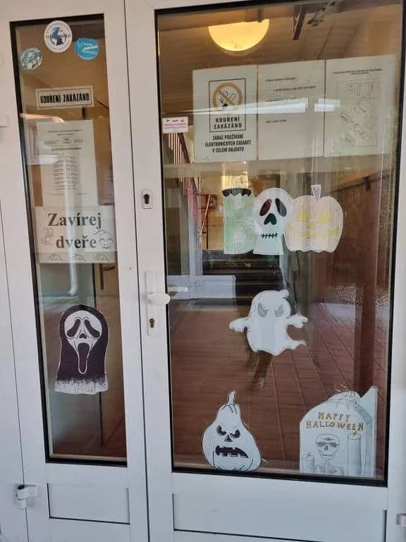 Fotografie z článku: Nástěnky a výzdoba školy