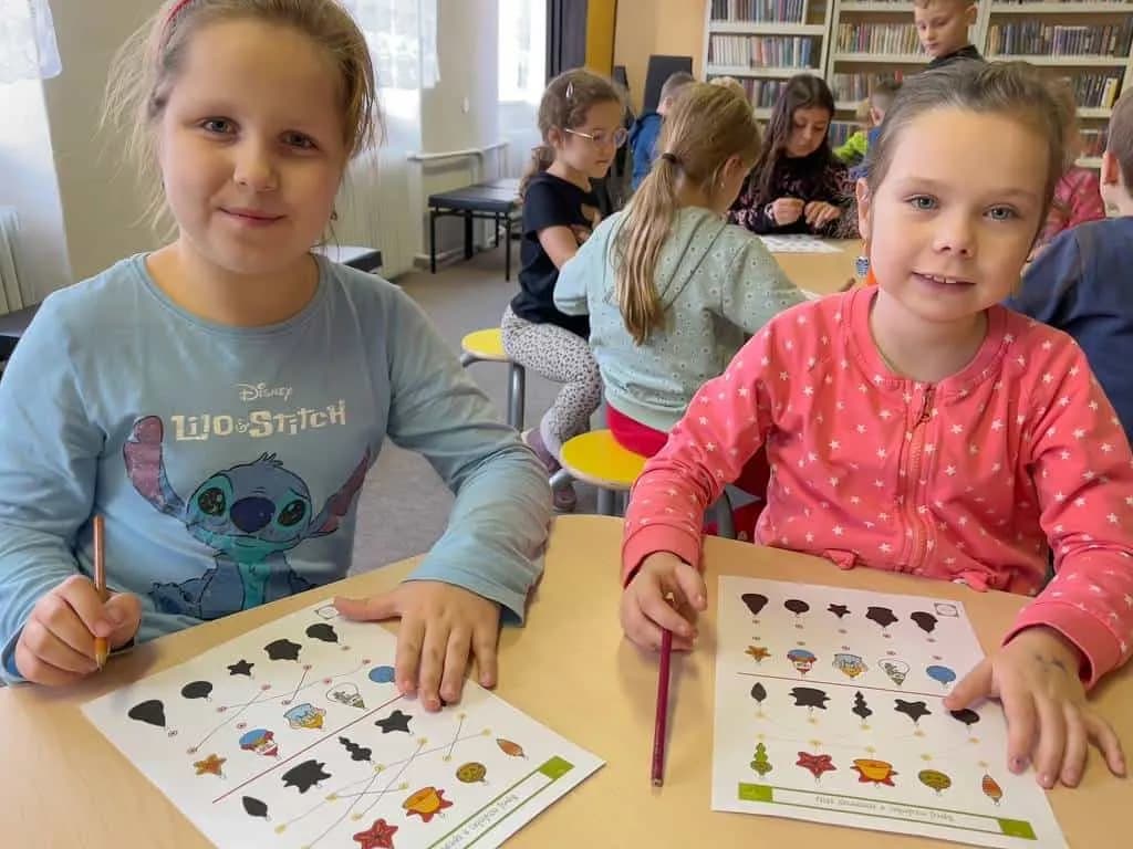Fotografie z článku: Smajlíci v knihovně
