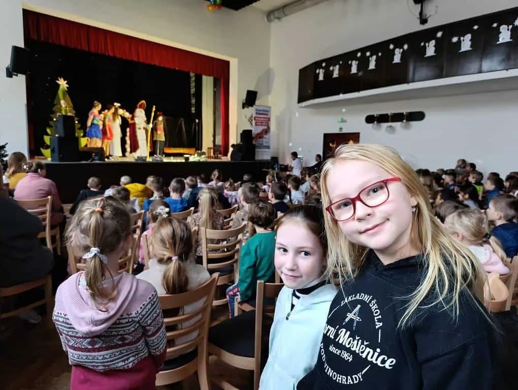Fotografie z článku: Vánoční vystoupení s Pomněnkou a Rubínkou