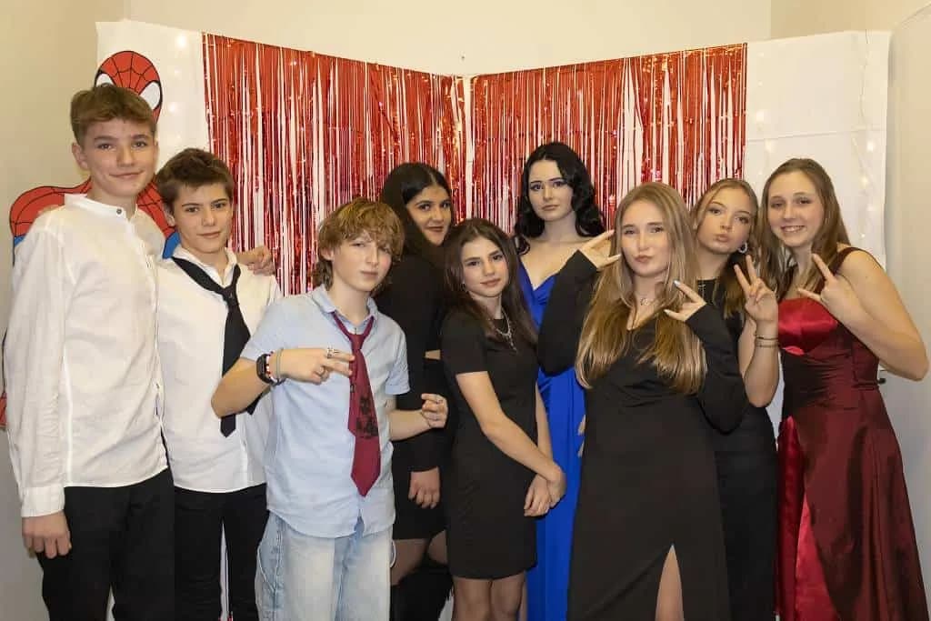 Fotografie z článku: Druhý ročník Žákovského plesu přinesl spoustu zábavy!