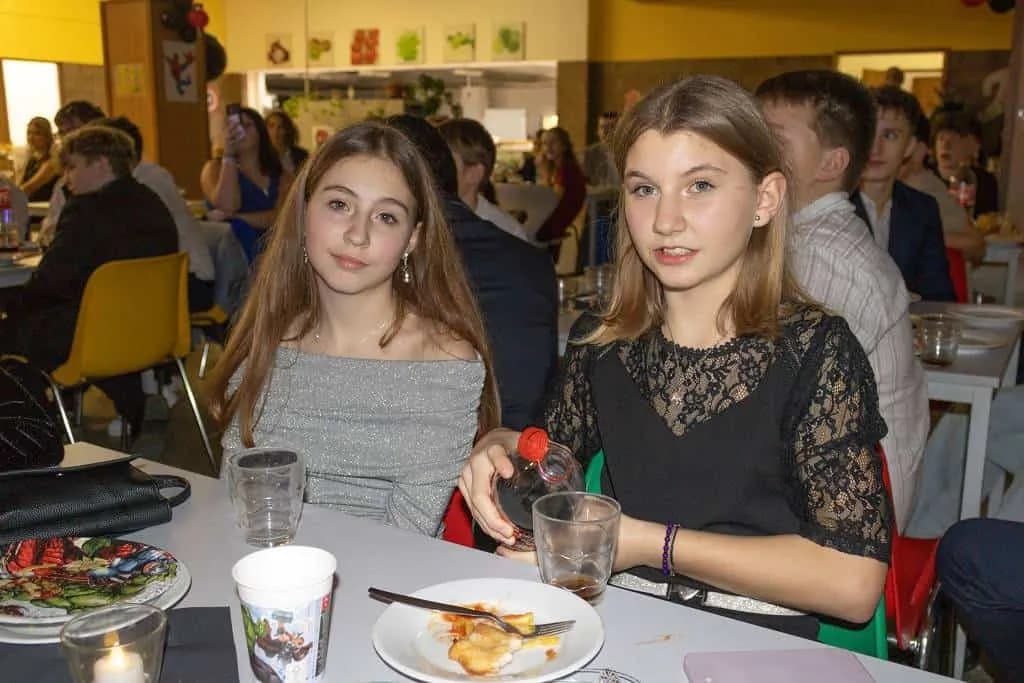 Fotografie z článku: Druhý ročník Žákovského plesu přinesl spoustu zábavy!