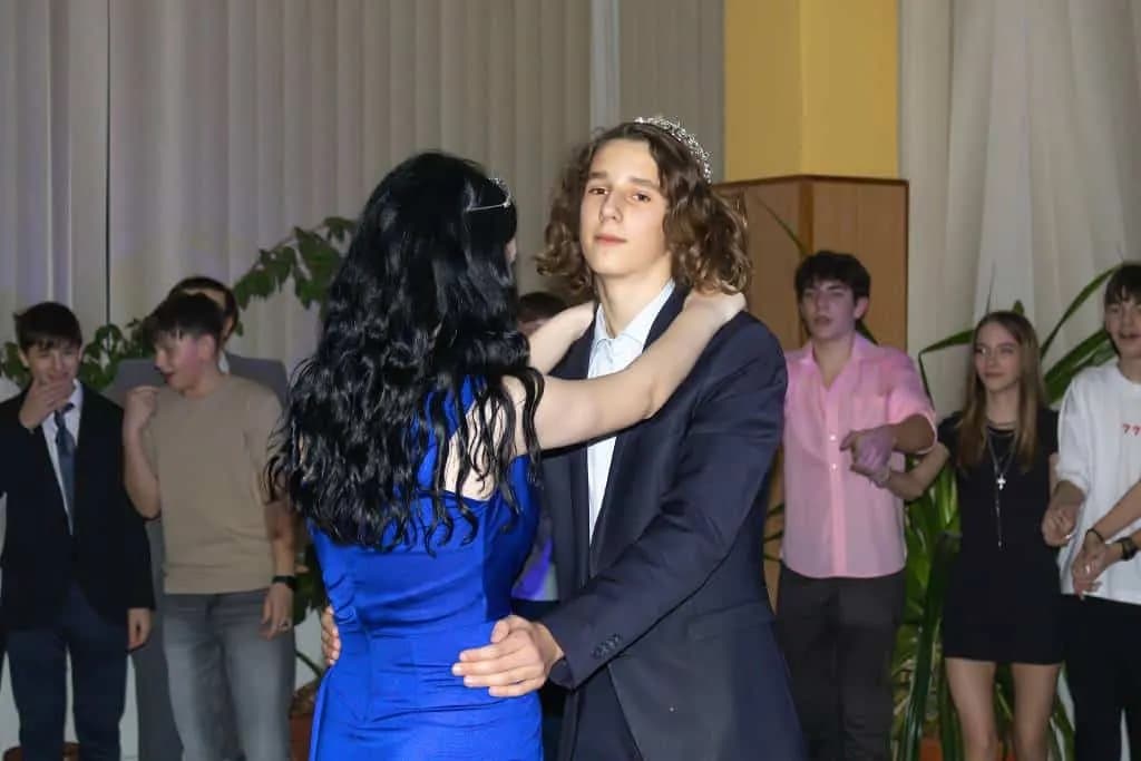 Fotografie z článku: Druhý ročník Žákovského plesu přinesl spoustu zábavy!