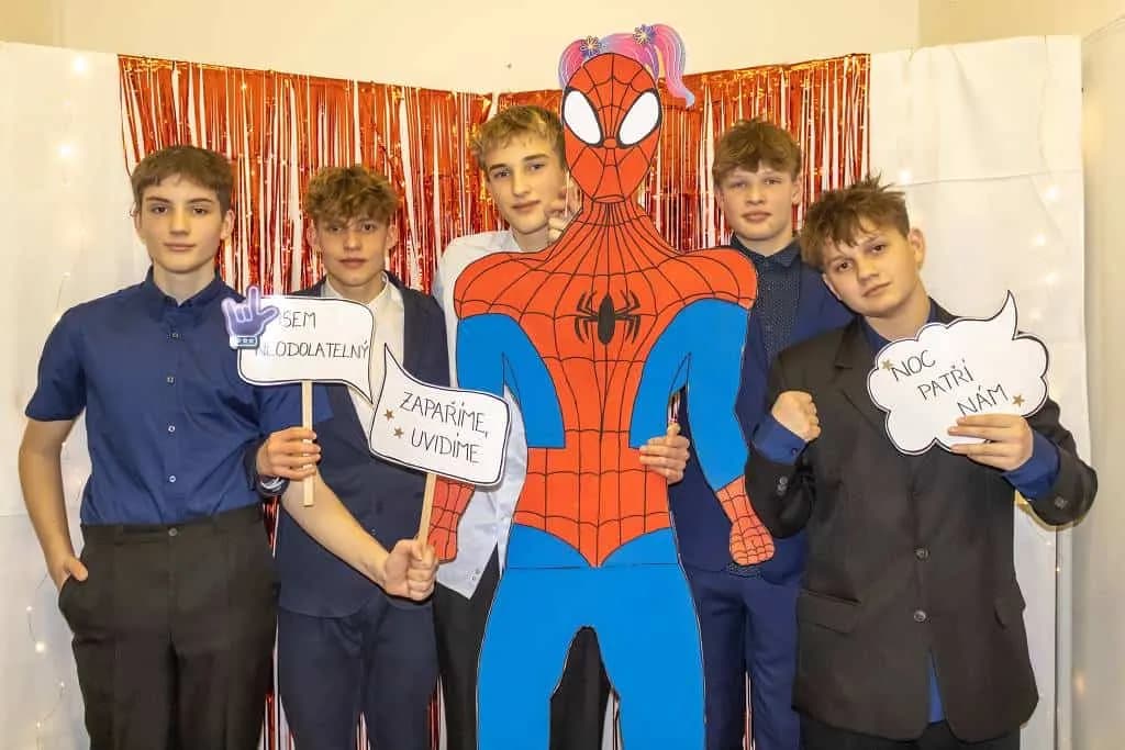 Fotografie z článku: Druhý ročník Žákovského plesu přinesl spoustu zábavy!