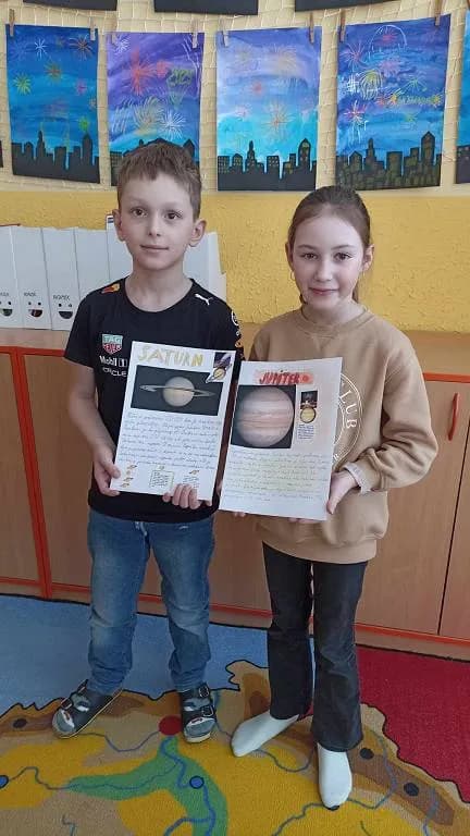 Fotografie z článku: Planety sluneční soustavy ve III.B