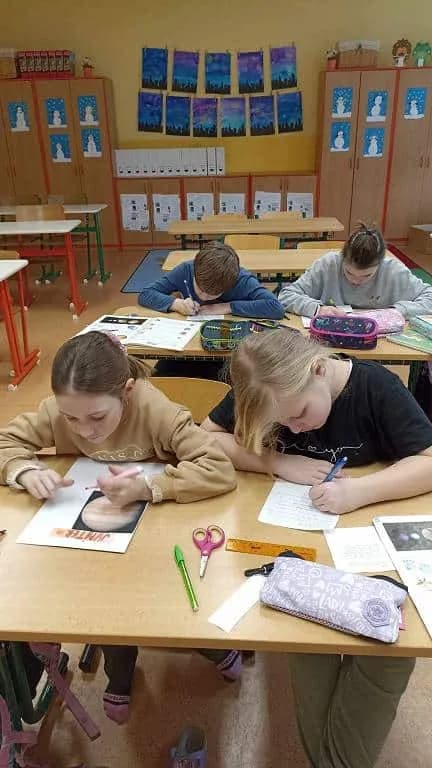 Fotografie z článku: Planety sluneční soustavy ve III.B