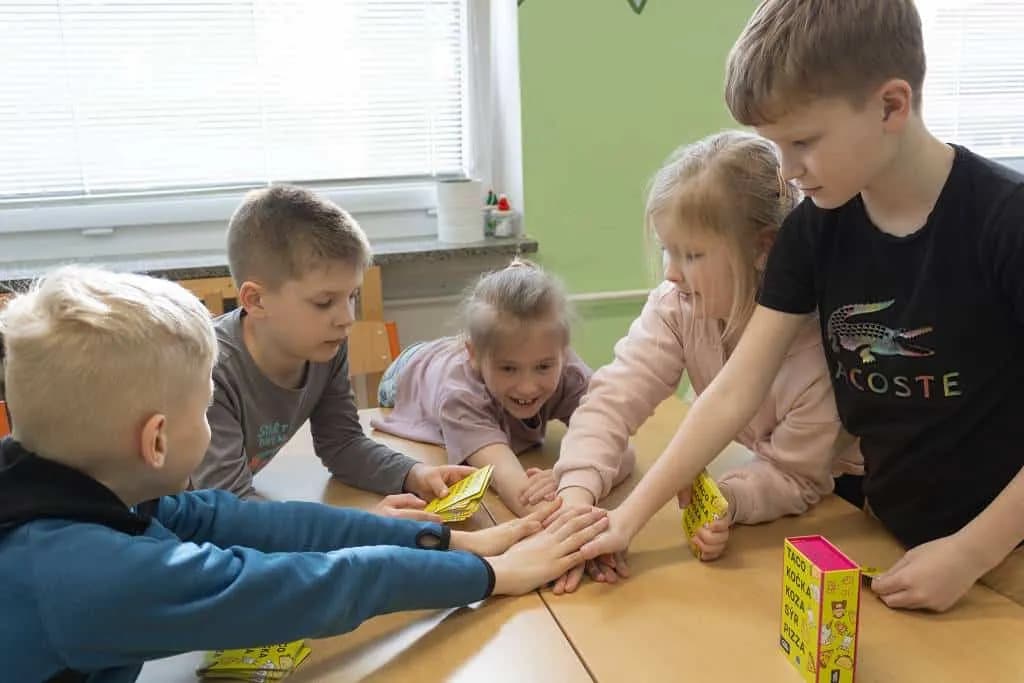 Fotografie z článku: Smajlíci si hrají