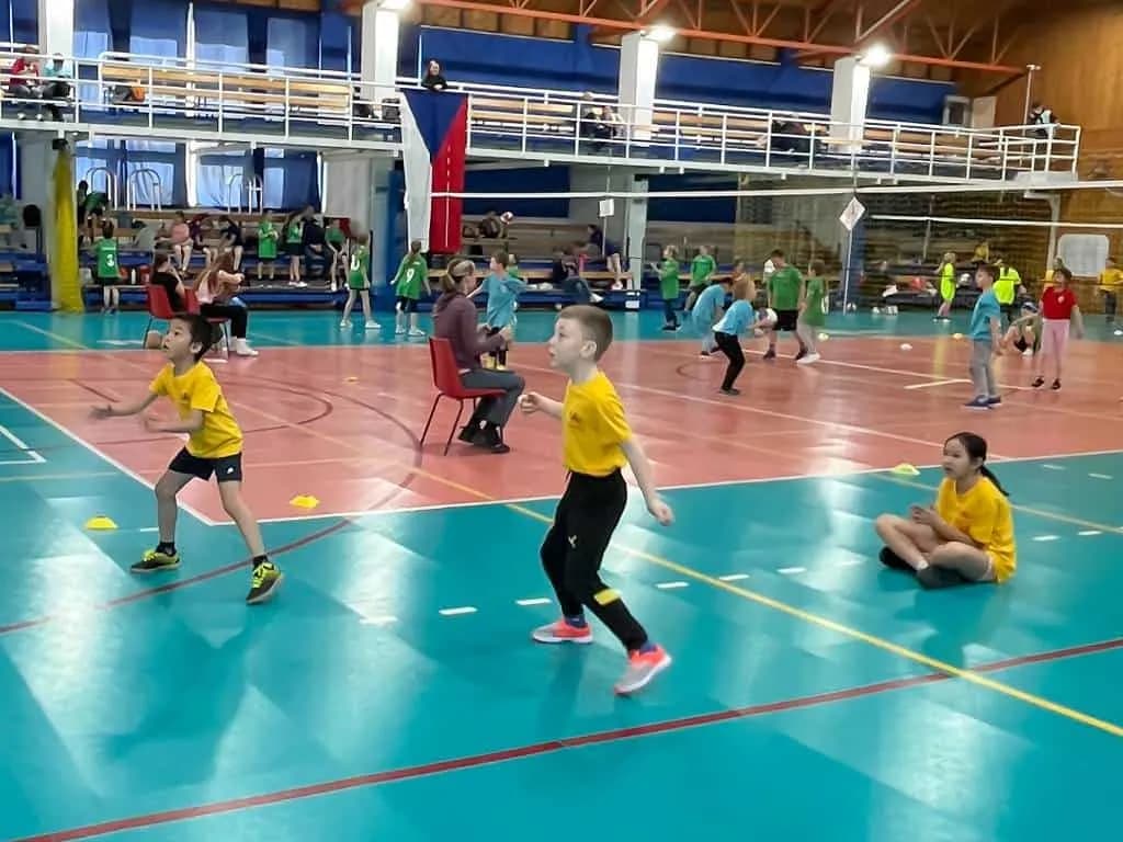 Fotografie z článku: Barevný minivolejbalový turnaj