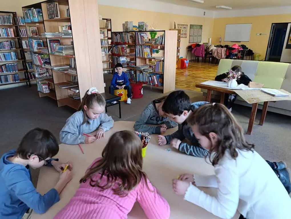 Fotografie z článku: Malá návštěva knihovny